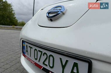 Хэтчбек Nissan Leaf 2013 в 