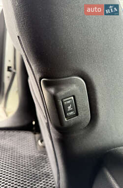 Хэтчбек Nissan Leaf 2013 в 
