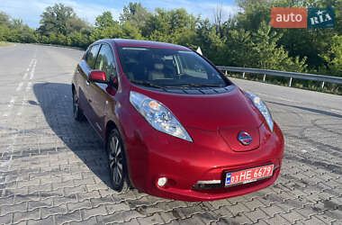 Хэтчбек Nissan Leaf 2012 в Черновцах