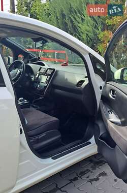 Хэтчбек Nissan Leaf 2016 в 