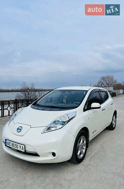 Хэтчбек Nissan Leaf 2012 в Днепре