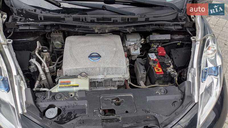Хэтчбек Nissan Leaf 2014 в Ивано-Франковске