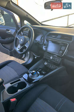 Хэтчбек Nissan Leaf 2018 в 