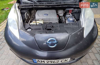 Хетчбек Nissan Leaf 2013 в 