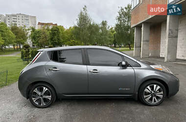 Хэтчбек Nissan Leaf 2015 в 