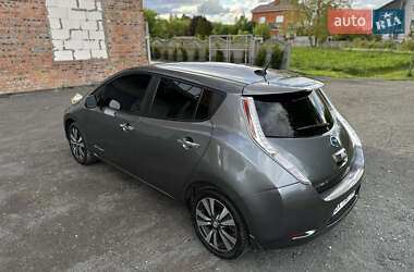 Хэтчбек Nissan Leaf 2015 в 