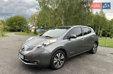 Хэтчбек Nissan Leaf 2015 в 