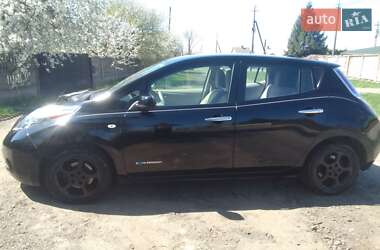 Хэтчбек Nissan Leaf 2012 в 