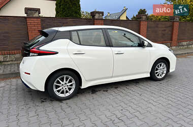 Хэтчбек Nissan Leaf 2021 в 