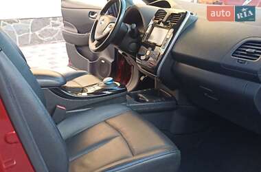 Хэтчбек Nissan Leaf 2014 в 