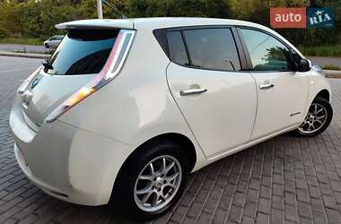 Хетчбек Nissan Leaf 2013 в 
