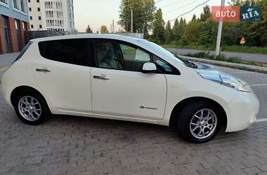 Хетчбек Nissan Leaf 2013 в 