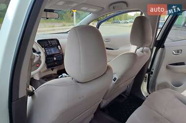 Хетчбек Nissan Leaf 2013 в 