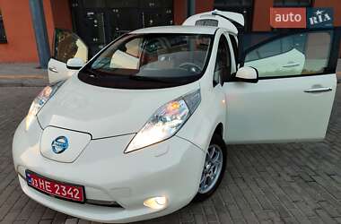 Хетчбек Nissan Leaf 2013 в 