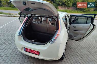 Хетчбек Nissan Leaf 2013 в 