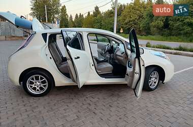 Хетчбек Nissan Leaf 2013 в 