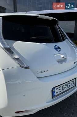 Хэтчбек Nissan Leaf 2015 в 