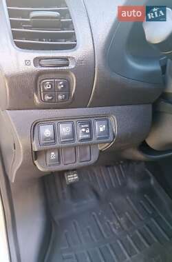 Хэтчбек Nissan Leaf 2014 в 