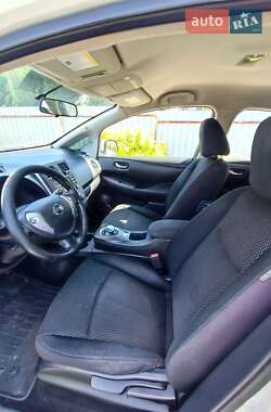 Хэтчбек Nissan Leaf 2014 в 