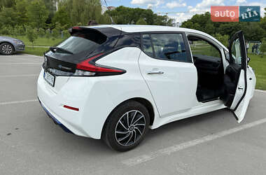 Хэтчбек Nissan Leaf 2021 в 