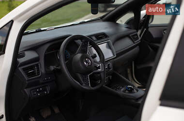Хэтчбек Nissan Leaf 2021 в 