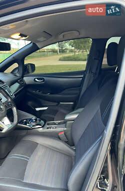 Хетчбек Nissan Leaf 2018 в 