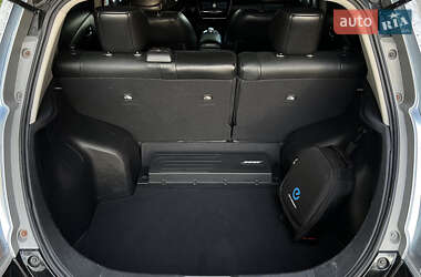 Хэтчбек Nissan Leaf 2014 в 