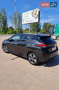 Хэтчбек Nissan Leaf 2018 в 
