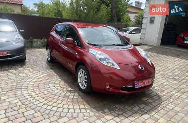Хэтчбек Nissan Leaf 2014 в 