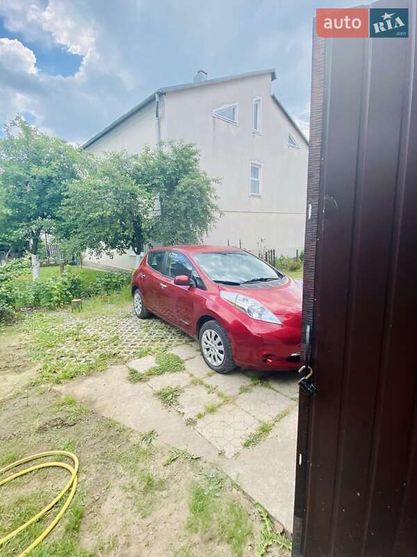 Хетчбек Nissan Leaf 2015 в Рогатині