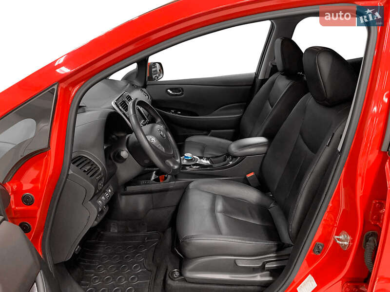 Хэтчбек Nissan Leaf 2015 в Киеве