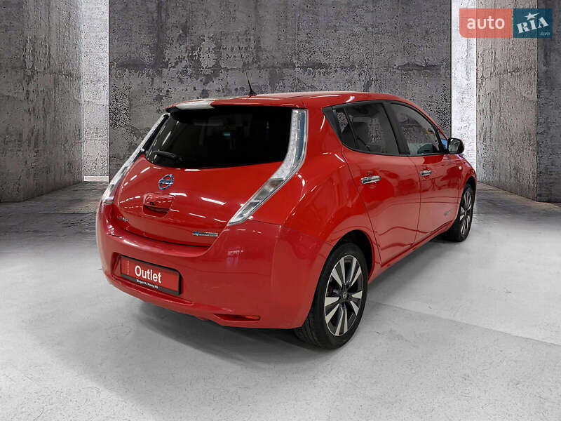 Хэтчбек Nissan Leaf 2015 в Киеве