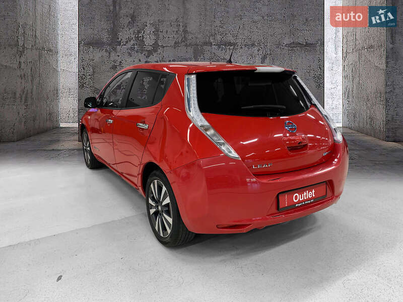 Хэтчбек Nissan Leaf 2015 в Киеве