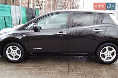 Хэтчбек Nissan Leaf 2017 в 