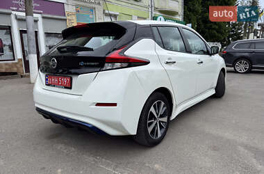 Хэтчбек Nissan Leaf 2021 в 