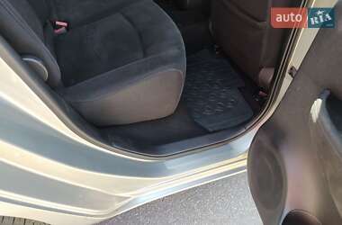 Хэтчбек Nissan Leaf 2015 в 