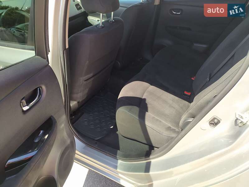 Хетчбек Nissan Leaf 2015 в Кропивницькому