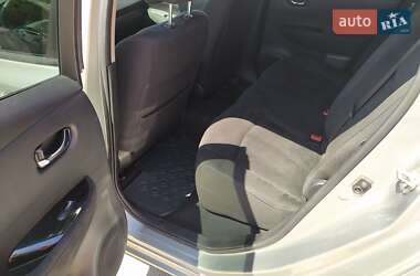 Хэтчбек Nissan Leaf 2015 в 
