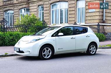 Хетчбек Nissan Leaf 2011 в 