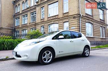Хетчбек Nissan Leaf 2011 в 