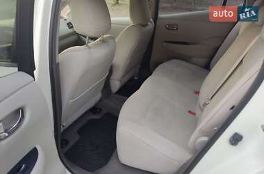 Хетчбек Nissan Leaf 2011 в 