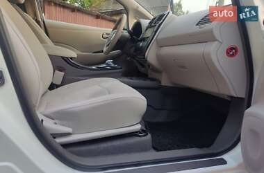 Хетчбек Nissan Leaf 2011 в 