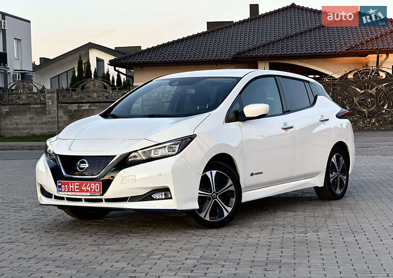 Хетчбек Nissan Leaf 2020 в 