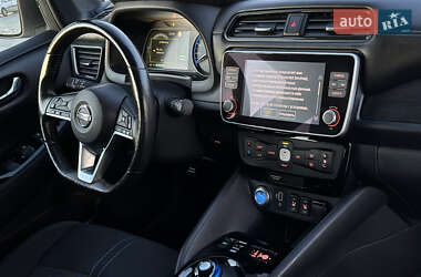 Хетчбек Nissan Leaf 2020 в 