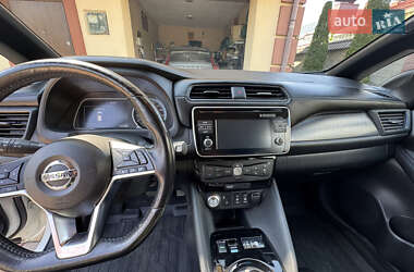 Хэтчбек Nissan Leaf 2019 в 