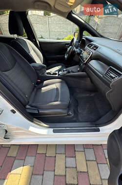 Хэтчбек Nissan Leaf 2019 в 