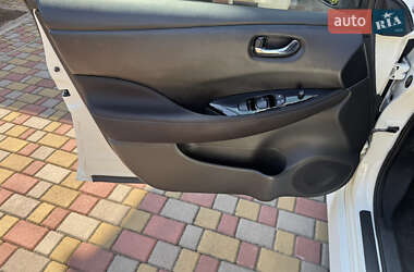 Хэтчбек Nissan Leaf 2019 в 