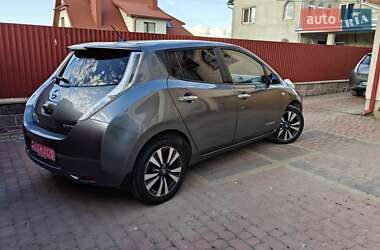Хэтчбек Nissan Leaf 2015 в 