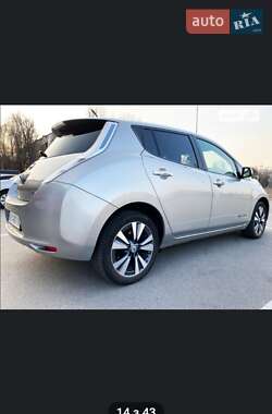 Хэтчбек Nissan Leaf 2014 в 