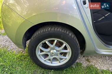 Хэтчбек Nissan Leaf 2014 в 